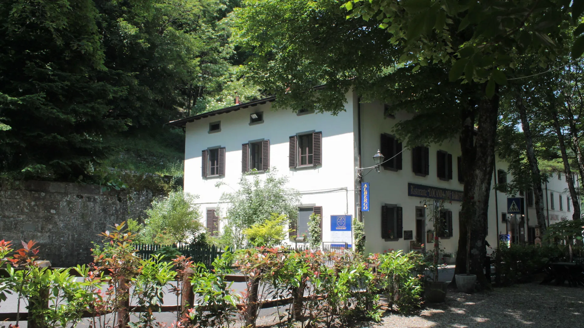 Soggiornare in Toscana: 4 Hotel con Staff Eccezionale a Confronto